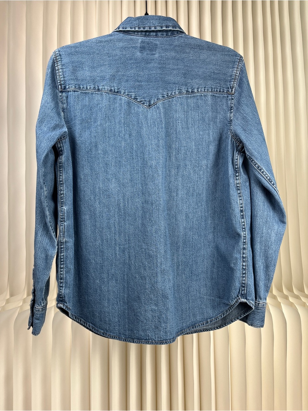 Levi's® Premium ICONIC WESTERN DENIM SHIRT - Picture 3 of 15